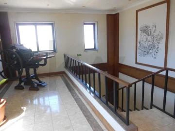 Armazém para Venda em Algueirão-Mem Martins