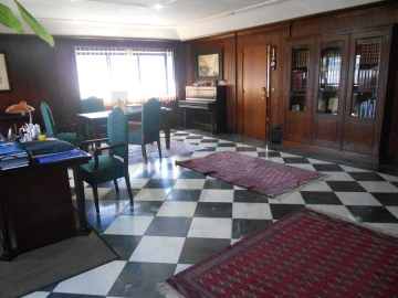 Armazém para Venda em Algueirão-Mem Martins