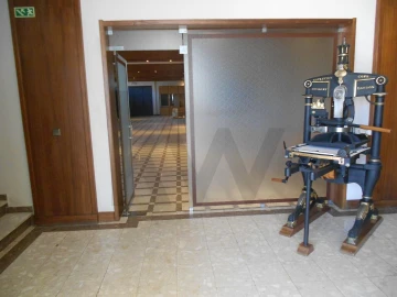 Armazém para Venda em Algueirão-Mem Martins