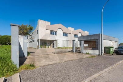 Armazém para Venda em Algueirão-Mem Martins
