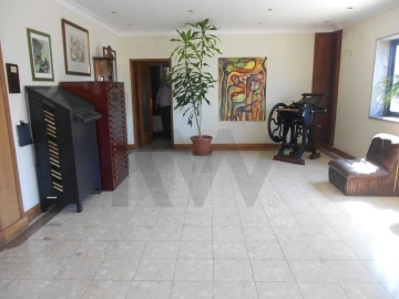 Armazém para Venda em Algueirão-Mem Martins