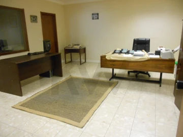 Armazém para Venda em Algueirão-Mem Martins