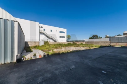 Armazém para Venda em Algueirão-Mem Martins