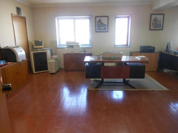 Armazém para Venda em Algueirão-Mem Martins