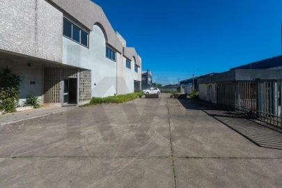 Armazém para Venda em Algueirão-Mem Martins