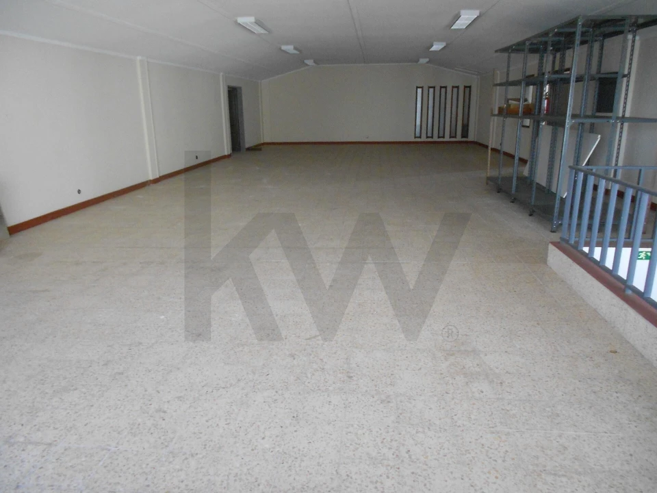 Armazém para Venda em Algueirão-Mem Martins Foto 40