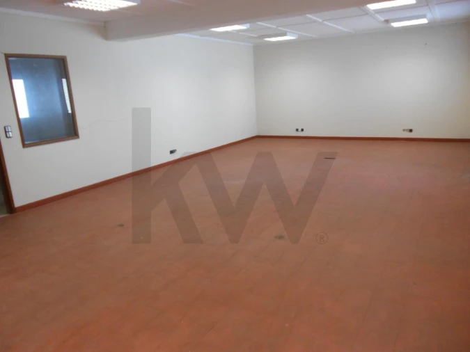 Armazém para Venda em Algueirão-Mem Martins Foto 24