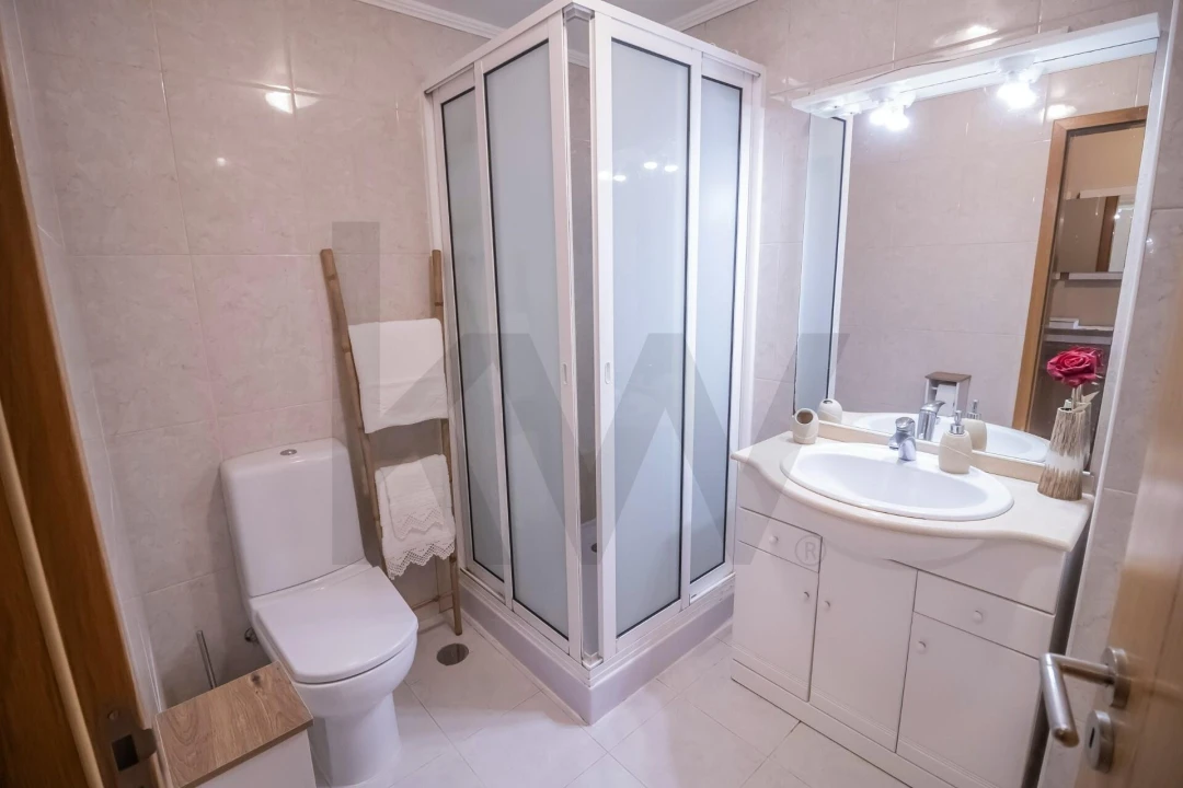 Apartamento T2 para Venda em Caniço Foto 27