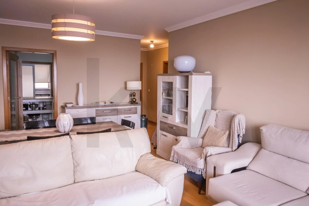 Apartamento T2 para Venda em Caniço Foto 16