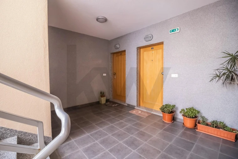 Apartamento T2 para Venda em Caniço Foto 44