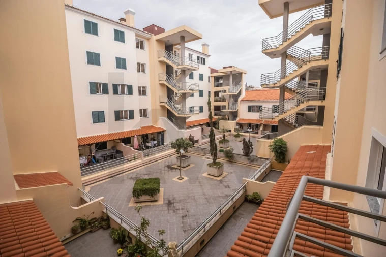 Apartamento T2 para Venda em Caniço Foto 42