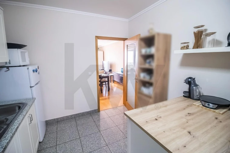 Apartamento T2 para Venda em Caniço Foto 9