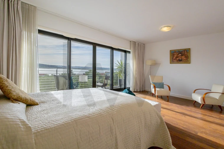 Moradia T4 para Venda em Seixal, Arrentela e Aldeia de Paio Pires Foto 38