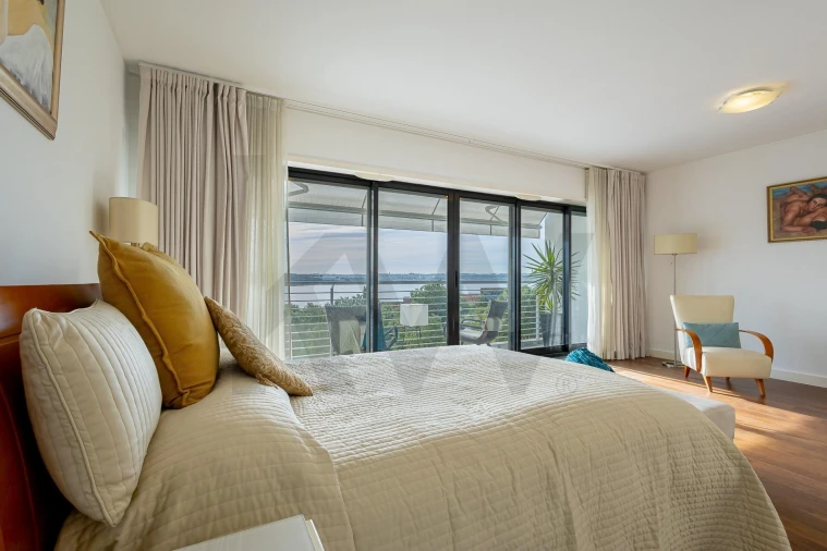 Moradia T4 para Venda em Seixal, Arrentela e Aldeia de Paio Pires Foto 36