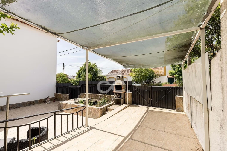 Moradia T2 para Venda em Bacelo e Senhora da Saúde Foto 26