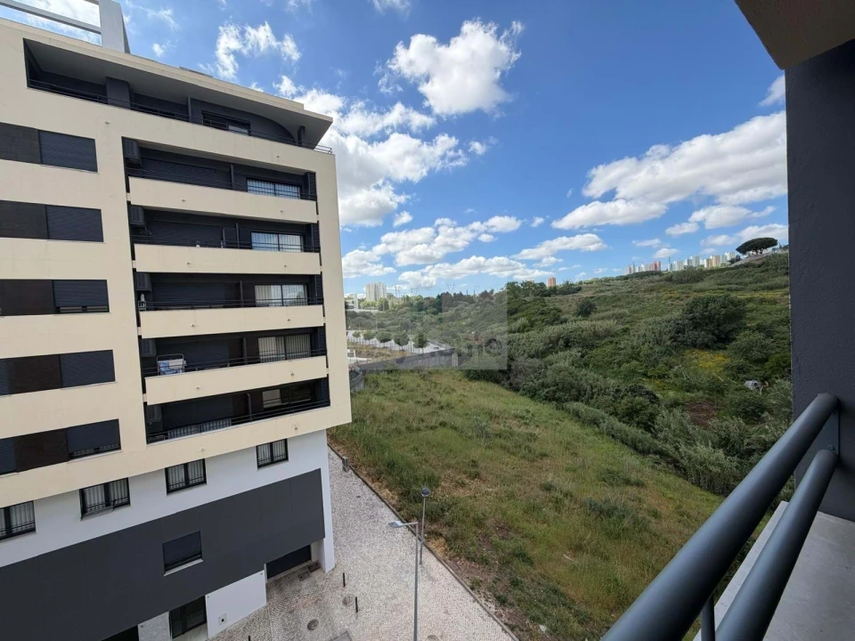 Apartamento T2 para Venda em Santo António dos Cavaleiros e Frielas Foto 14