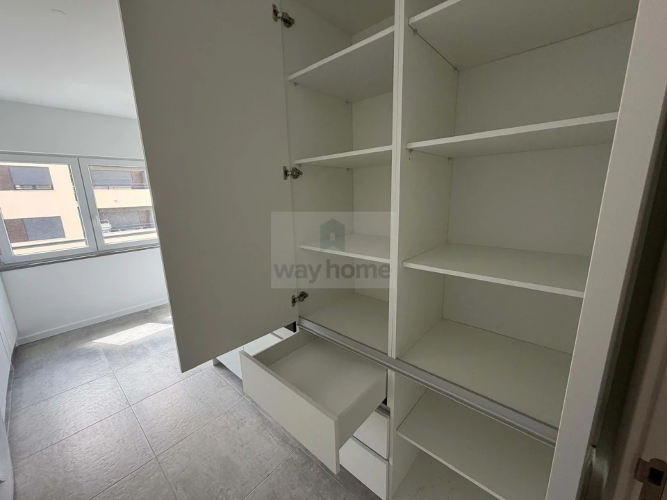 Apartamento T2 para Venda em Santo António dos Cavaleiros e Frielas Foto 10