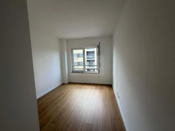 Apartamento T2 para Venda em Santo António dos Cavaleiros e Frielas