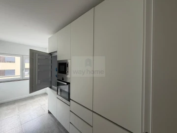 Apartamento T2 para Venda em Santo António dos Cavaleiros e Frielas