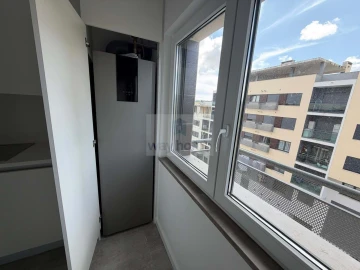 Apartamento T2 para Venda em Santo António dos Cavaleiros e Frielas