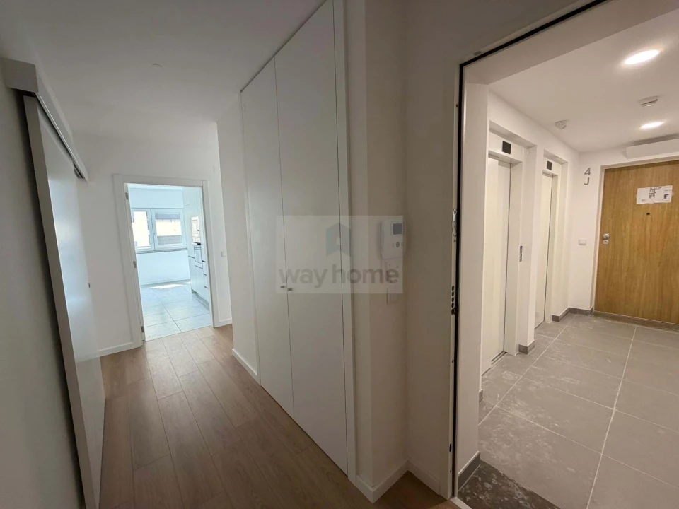 Apartamento T2 para Venda em Santo António dos Cavaleiros e Frielas Foto 4