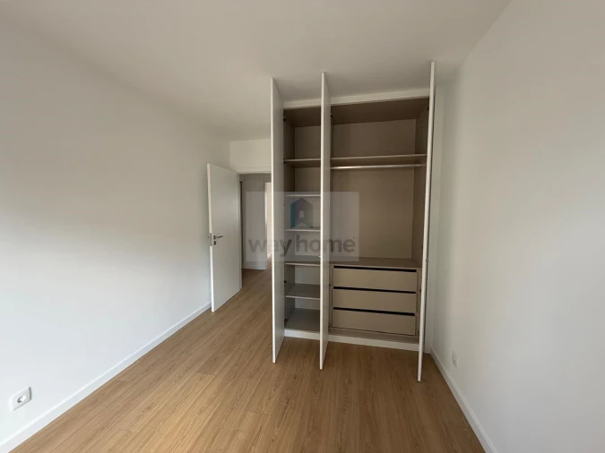 Apartamento T2 para Venda em Santo António dos Cavaleiros e Frielas Foto 17