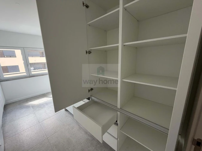 Apartamento T2 para Venda em Santo António dos Cavaleiros e Frielas Foto 10