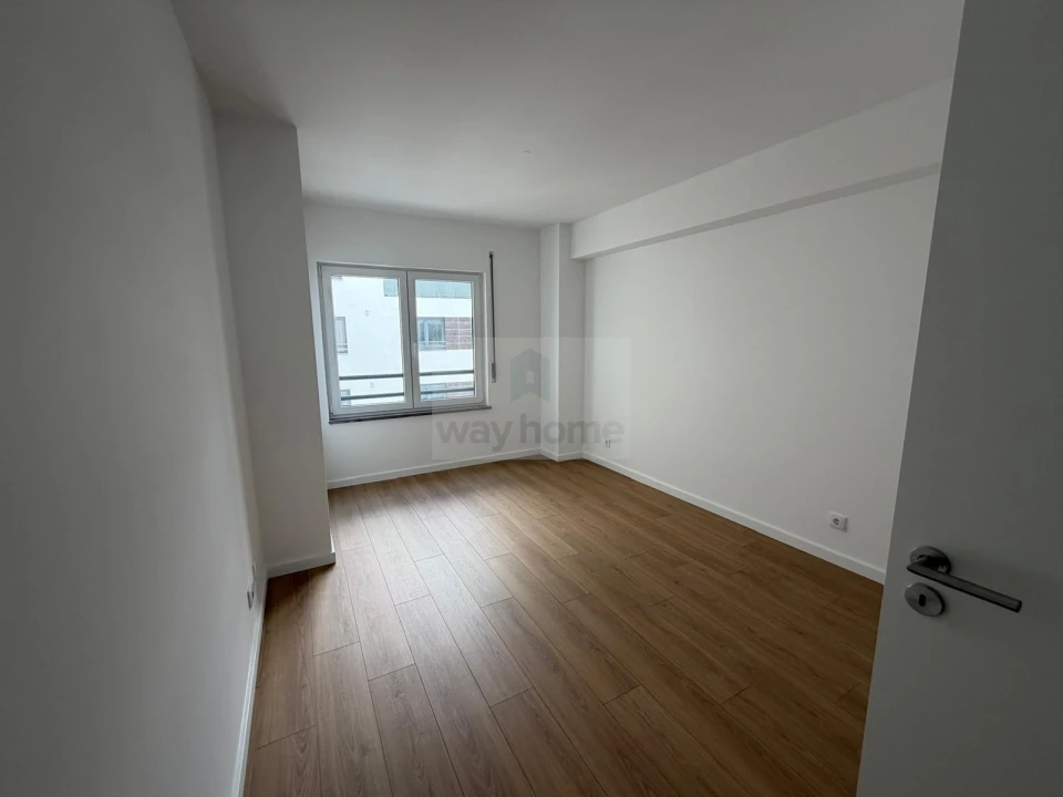 Apartamento T2 para Venda em Santo António dos Cavaleiros e Frielas Foto 19