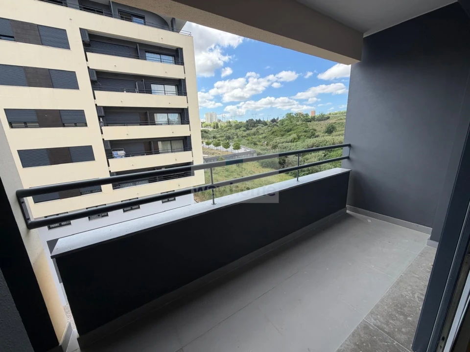 Apartamento T2 para Venda em Santo António dos Cavaleiros e Frielas Foto 13