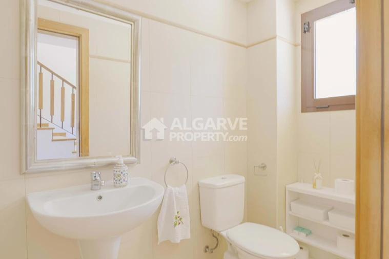 Moradia T3 para Venda em Quarteira Foto 5