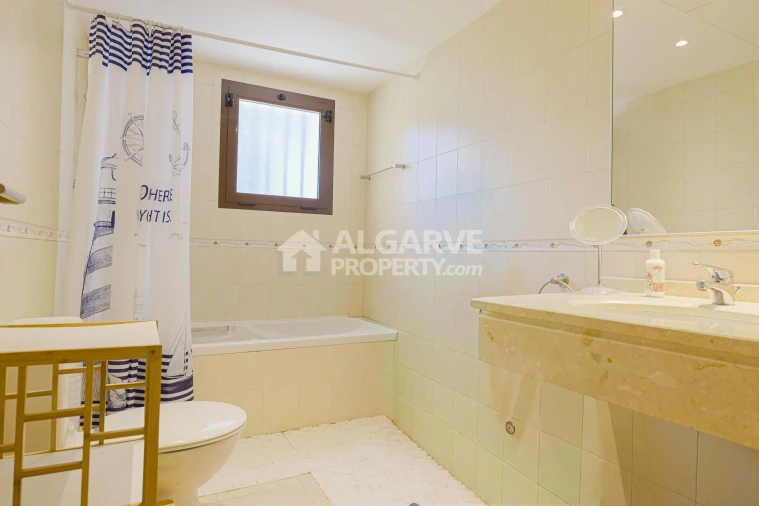 Moradia T3 para Venda em Quarteira Foto 20