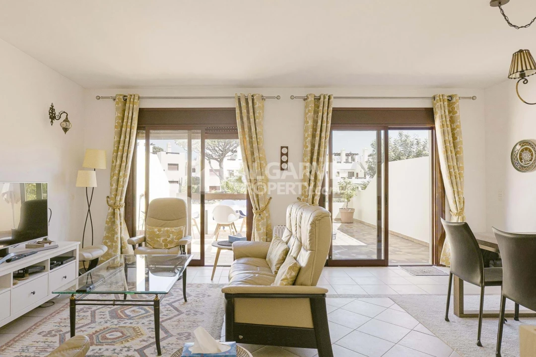 Moradia T3 para Venda em Quarteira Foto 10