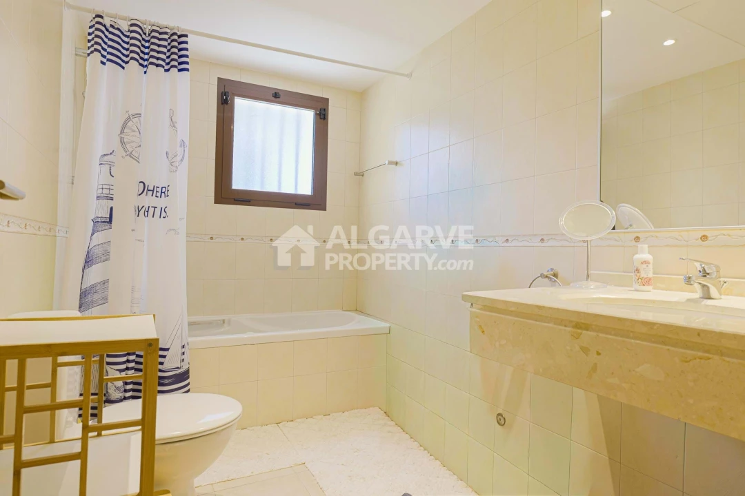 Moradia T3 para Venda em Quarteira Foto 20