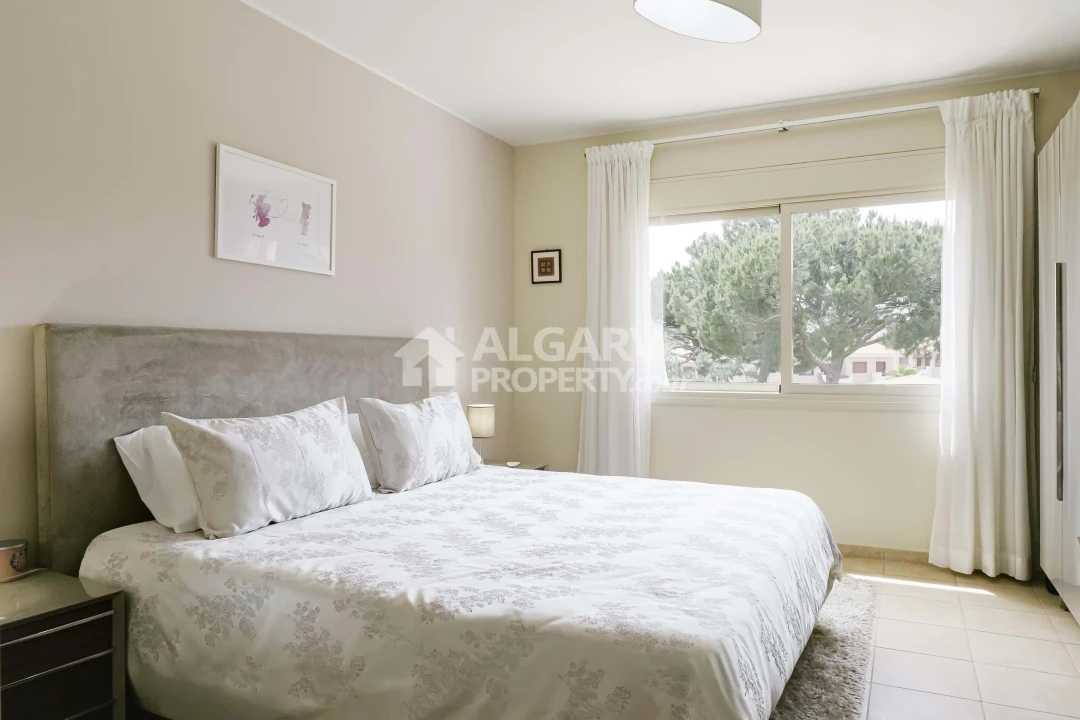 Apartamento T2 para Venda em Quarteira Foto 4