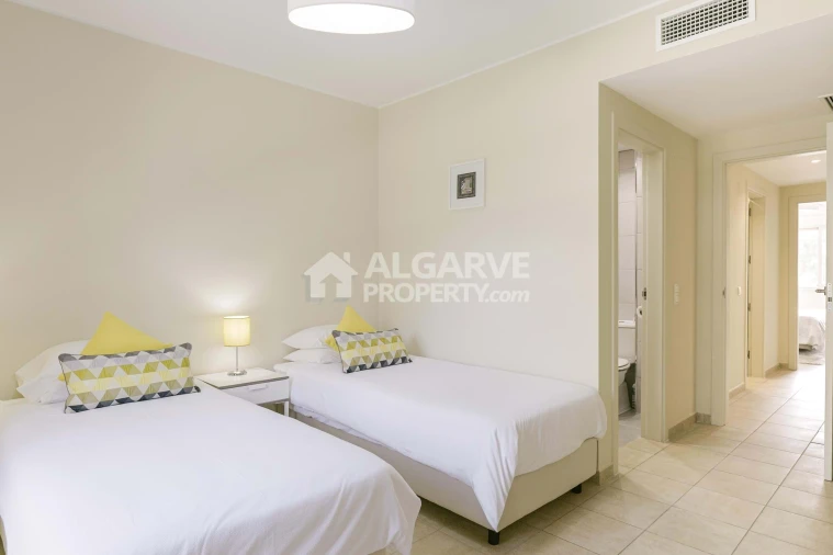 Apartamento T2 para Venda em Quarteira Foto 16