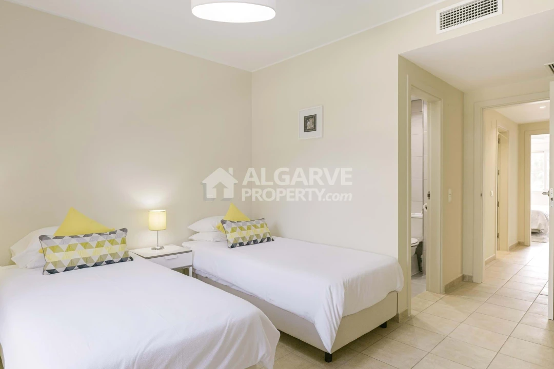 Apartamento T2 para Venda em Quarteira Foto 16
