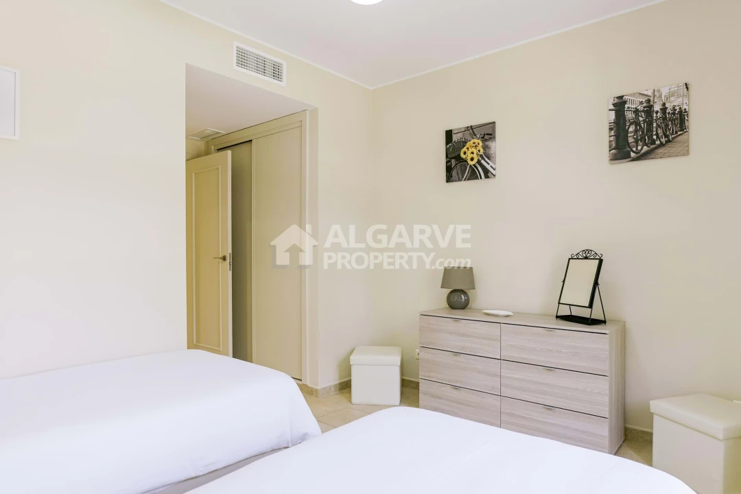 Apartamento T2 para Venda em Quarteira Foto 17