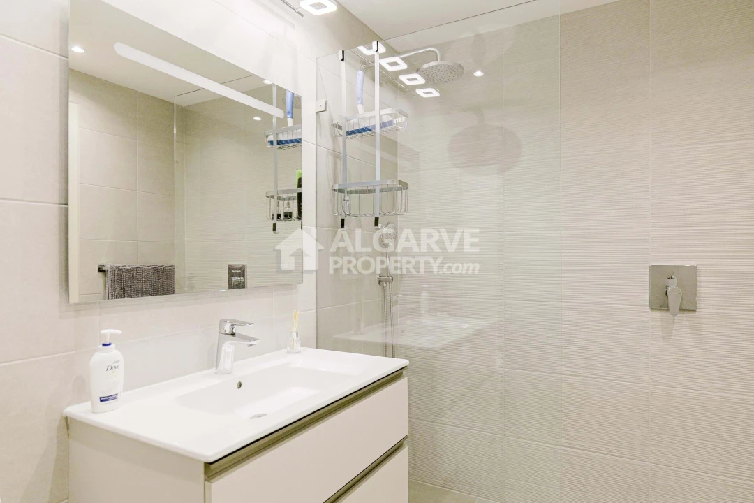 Apartamento T2 para Venda em Quarteira Foto 5