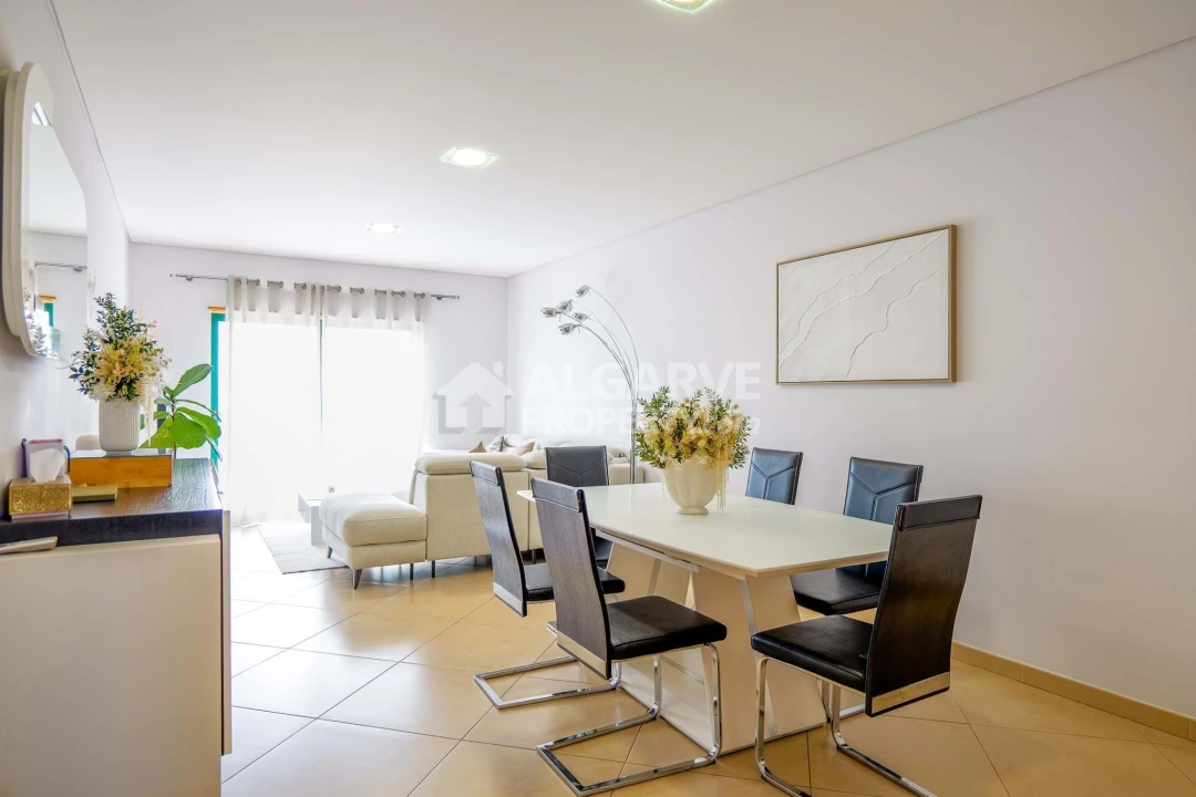 Apartamento T3 para Venda em Quarteira Foto 2