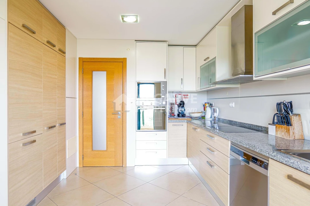 Apartamento T3 para Venda em Quarteira Foto 11