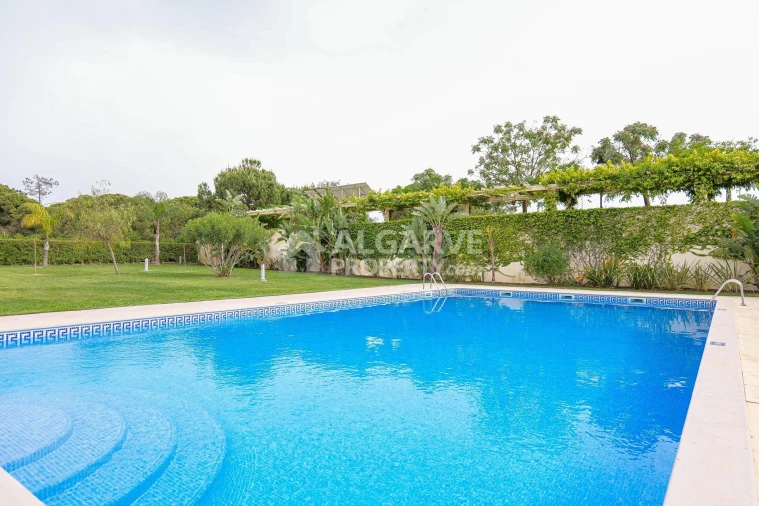 Apartamento T3 para Venda em Quarteira Foto 23
