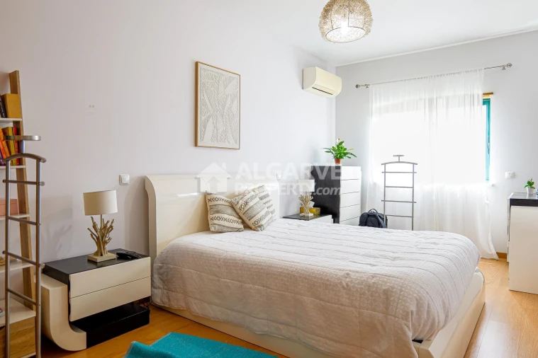 Apartamento T3 para Venda em Quarteira Foto 5