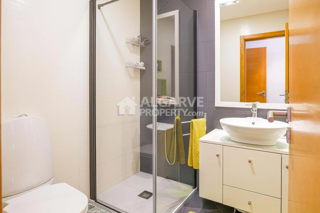 Apartamento T3 para Venda em Quarteira Foto 18