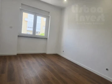 Apartamento T3 para Venda em Venteira