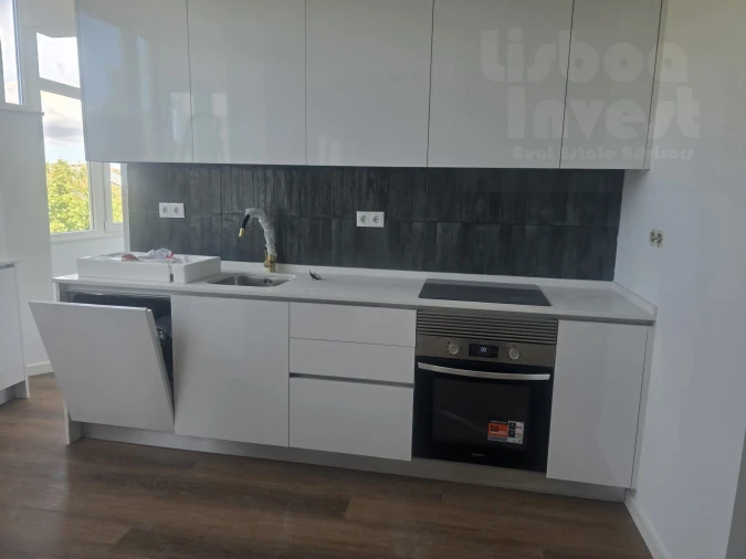 Apartamento T3 para Venda em Venteira Foto 3