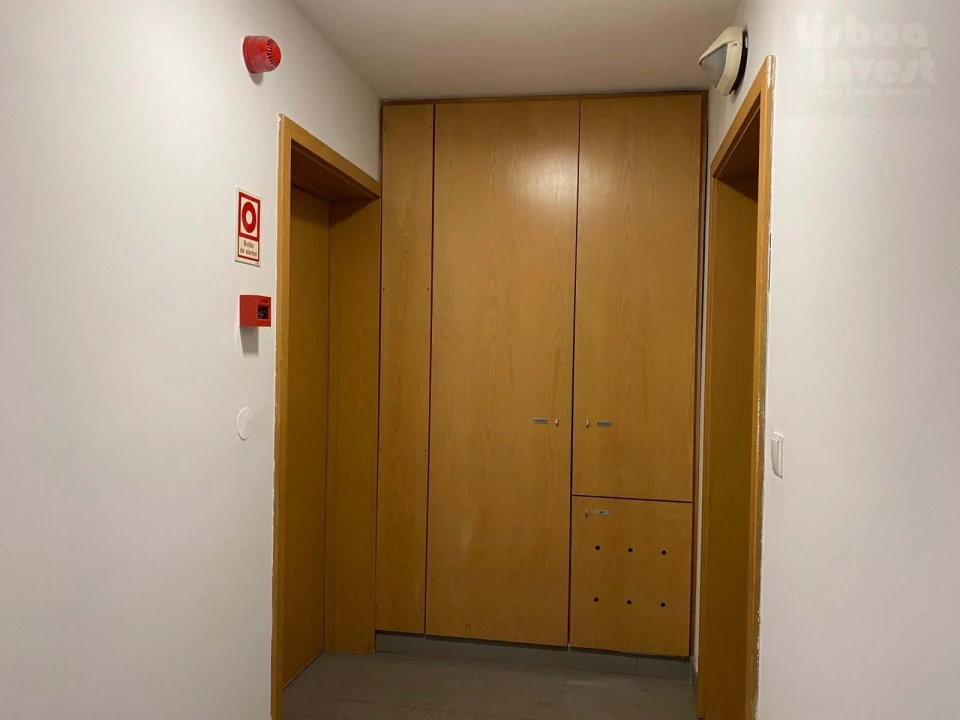 Apartamento T6 para Venda em Agualva e Mira-Sintra Foto 4