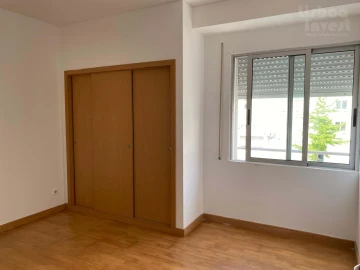Apartamento T6 para Venda em Agualva e Mira-Sintra