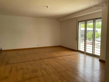 Apartamento T6 para Venda em Agualva e Mira-Sintra