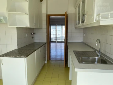 Apartamento T6 para Venda em Agualva e Mira-Sintra