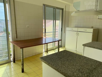 Apartamento T6 para Venda em Agualva e Mira-Sintra